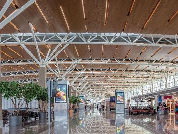 Calgary International Airport – Stock Editorial Photo ©